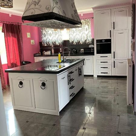 Apartmany Sabinovska プレショフ エクステリア 写真