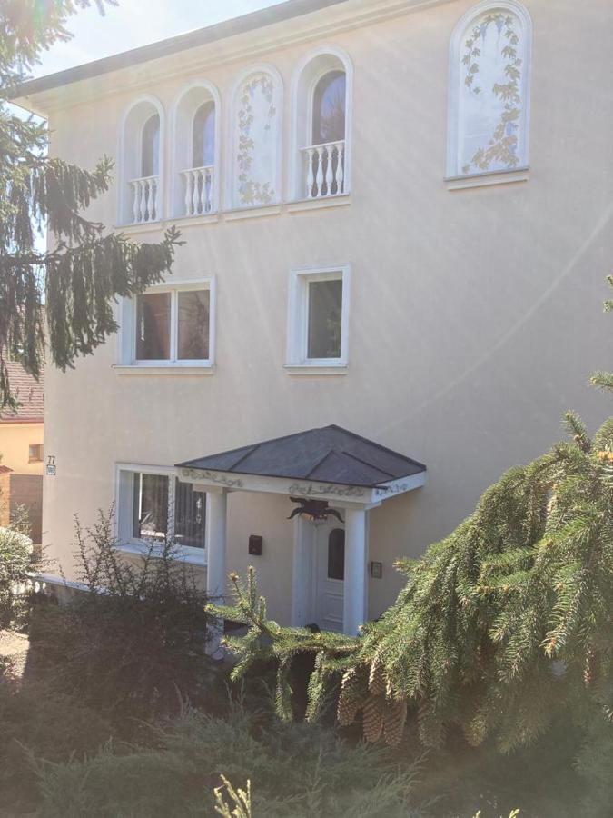 Apartmany Sabinovska プレショフ エクステリア 写真