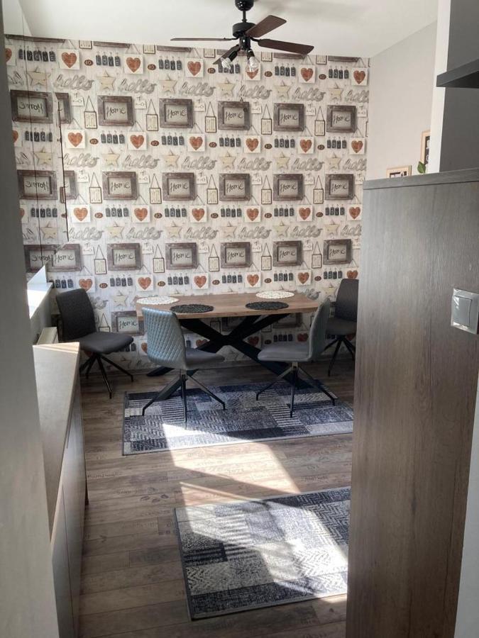 Apartmany Sabinovska プレショフ エクステリア 写真