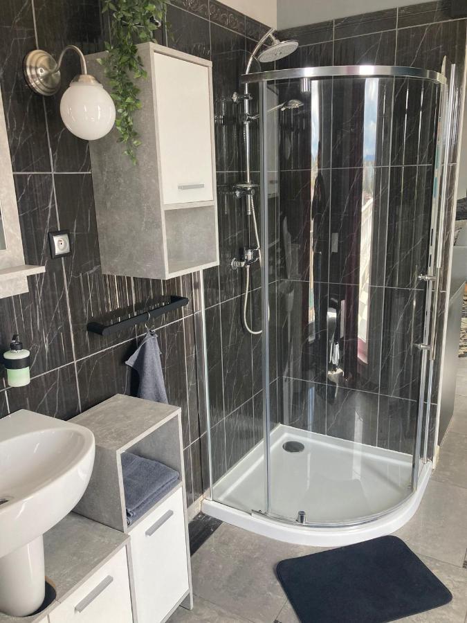 Apartmany Sabinovska プレショフ エクステリア 写真
