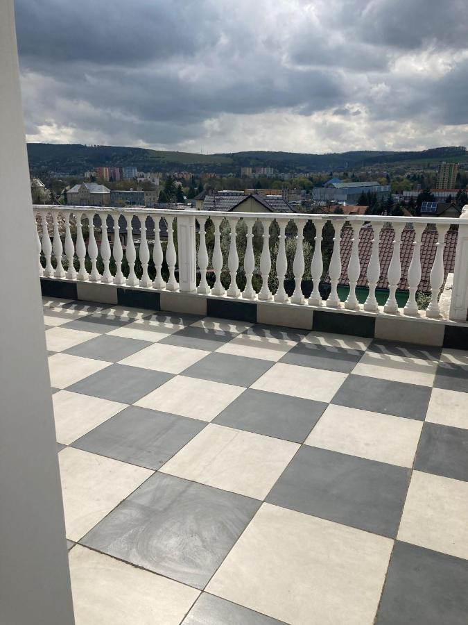 Apartmany Sabinovska プレショフ エクステリア 写真