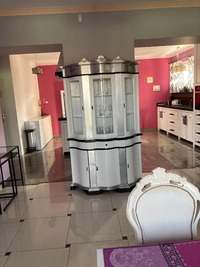 Apartmany Sabinovska プレショフ エクステリア 写真