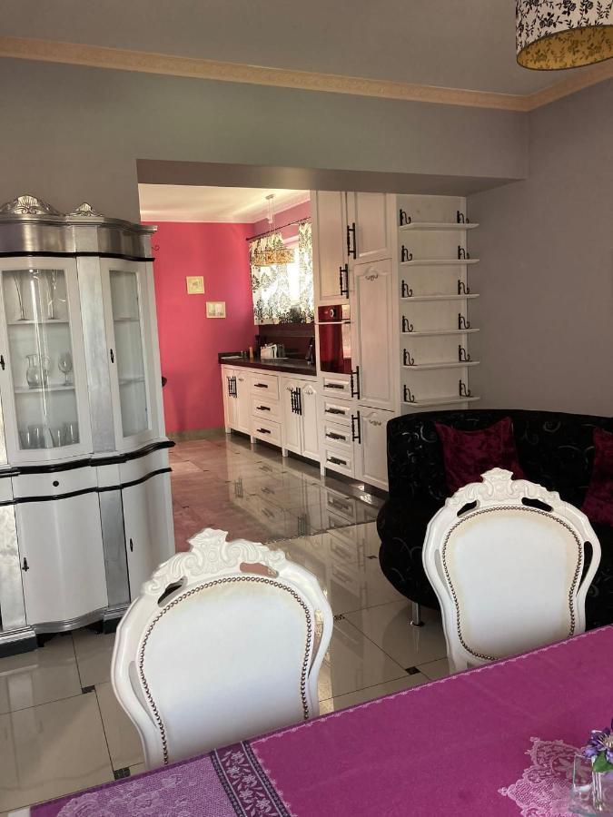 Apartmany Sabinovska プレショフ エクステリア 写真